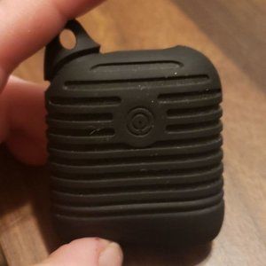 Black ribbed Earbuds case